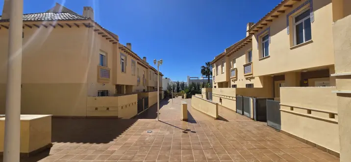 Продажа таунхауса в Calahonda 1