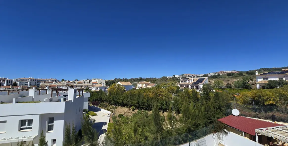 Venta de adosado en Calahonda 11