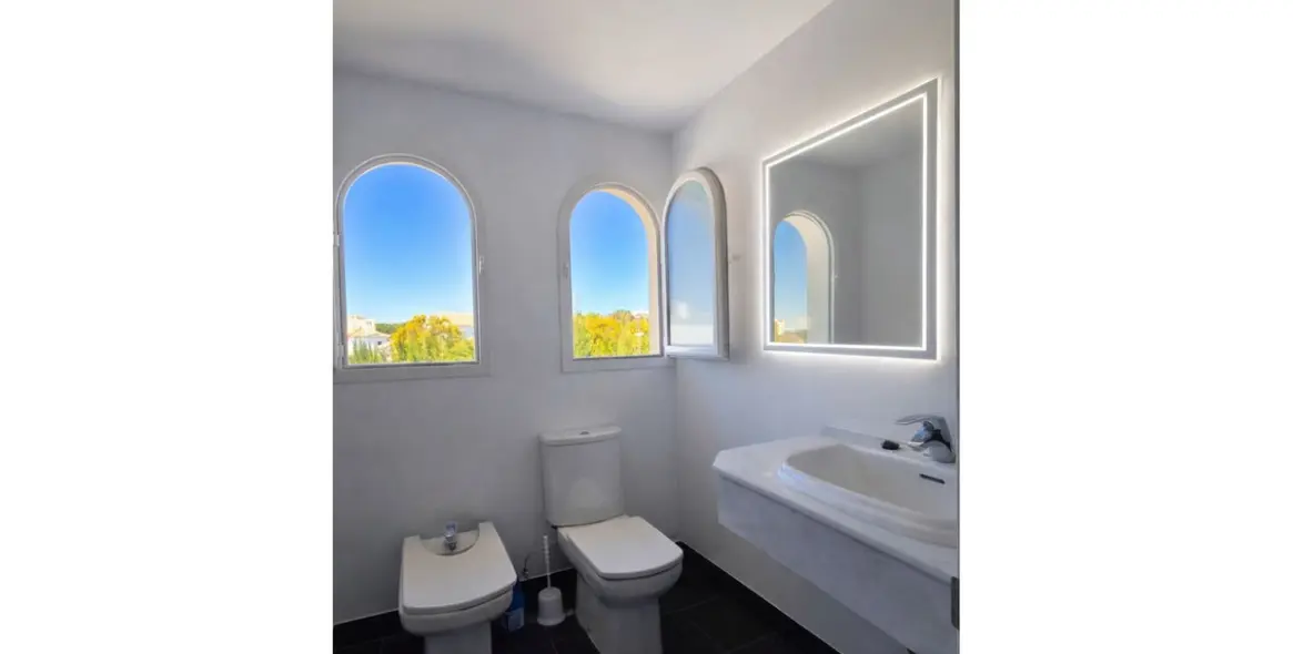 Venta de adosado en Calahonda 14