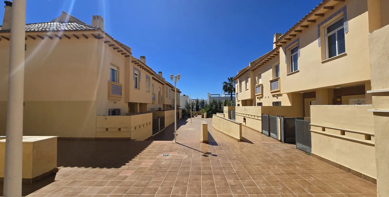 Sale of townhouse in Calahonda 11