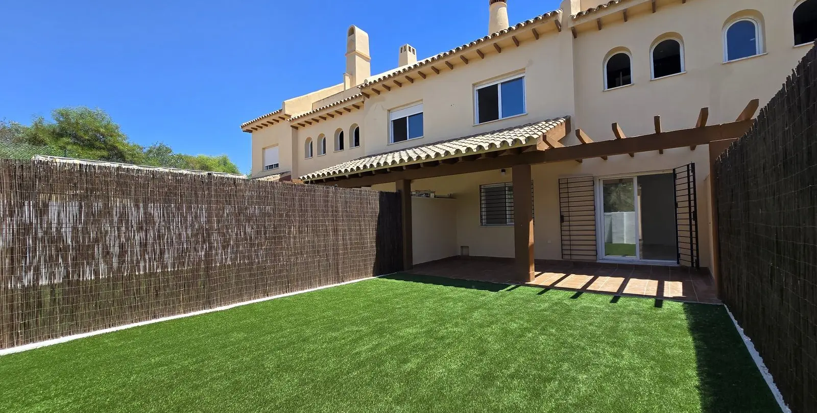 Sale of townhouse in Calahonda 18
