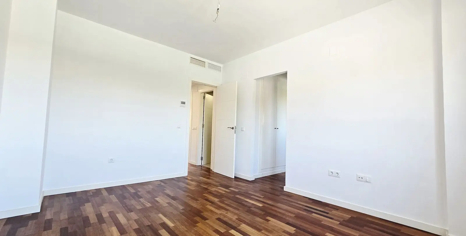 Sale of townhouse in Calahonda 29