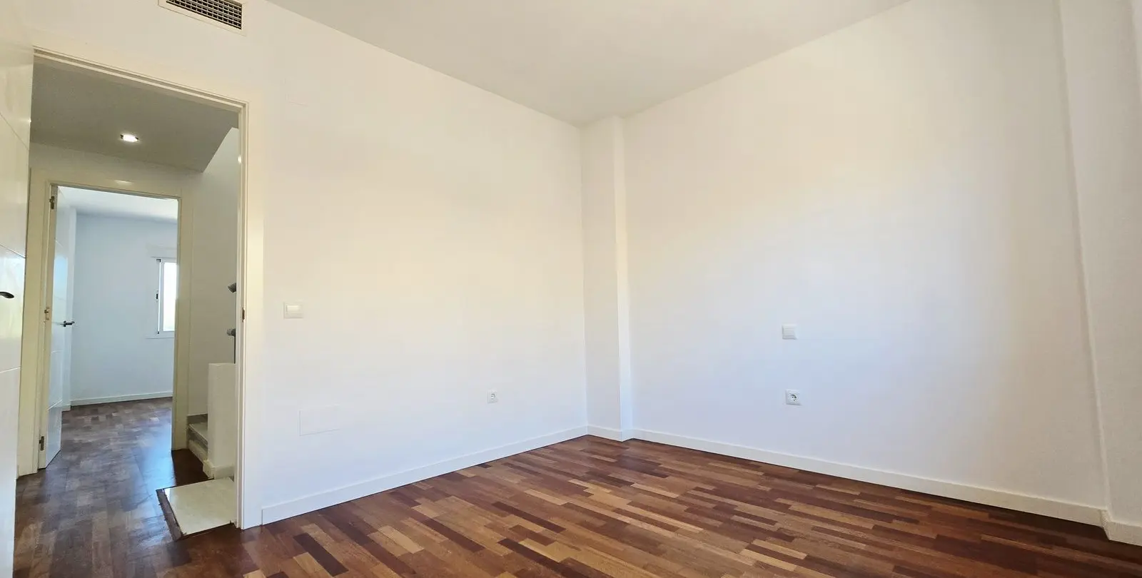 Sale of townhouse in Calahonda 30