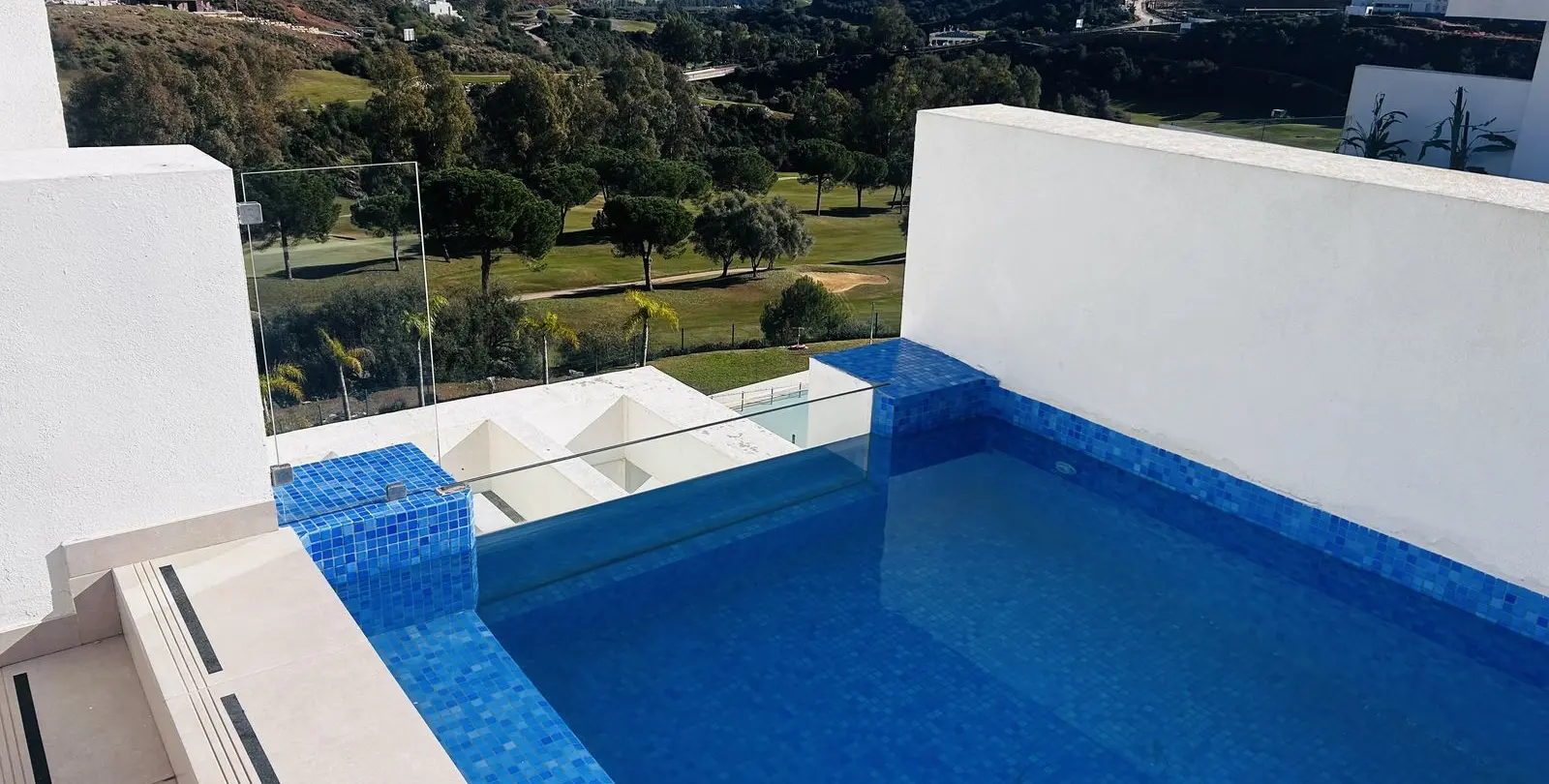 Sale of penthouse duplex in Mijas Golf 49