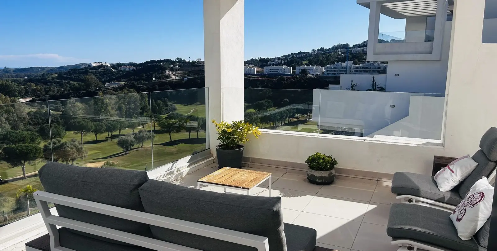 Sale of penthouse duplex in Mijas Golf 54