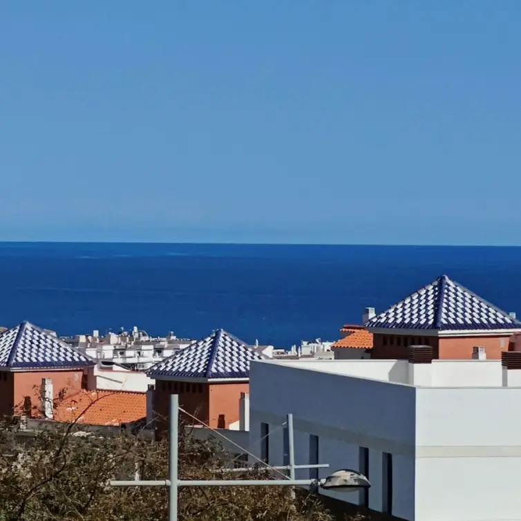 Venta de apartamento en planta media en Estepona
