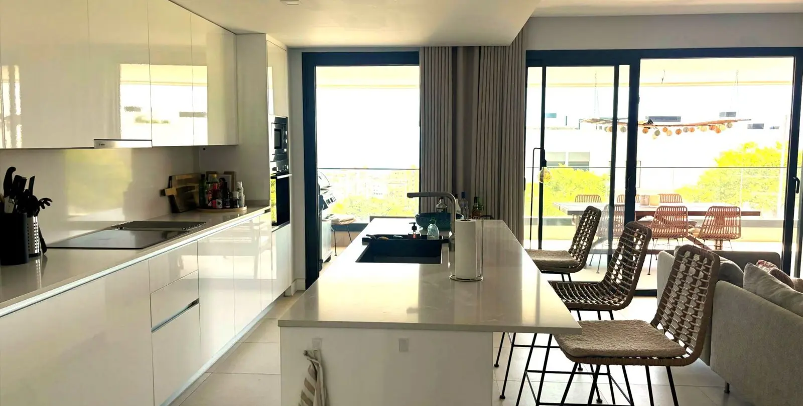 Sale of middle floor apartment in Estepona 13