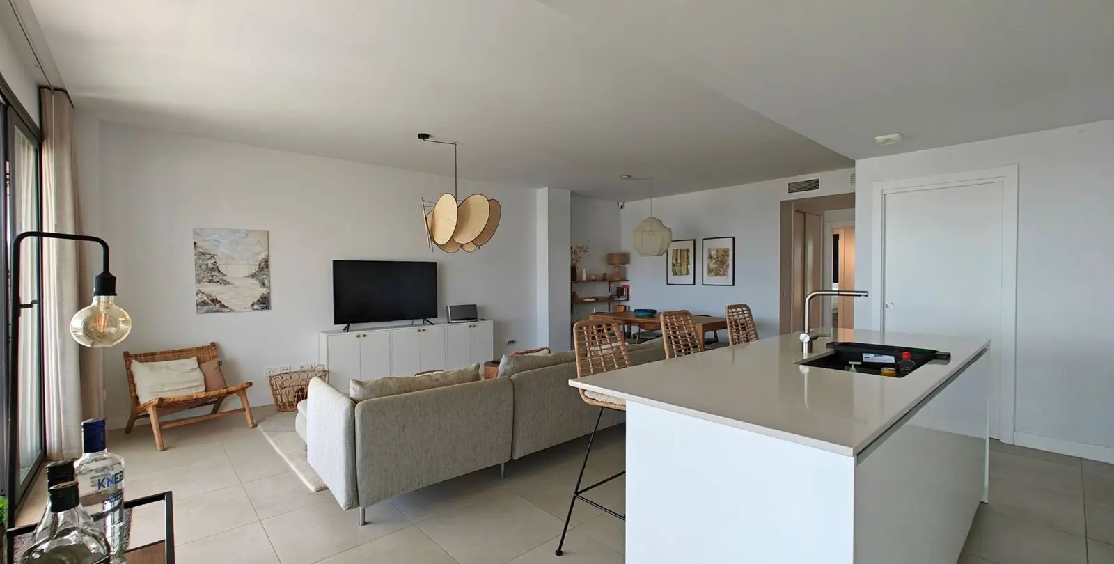Sale of middle floor apartment in Estepona 14