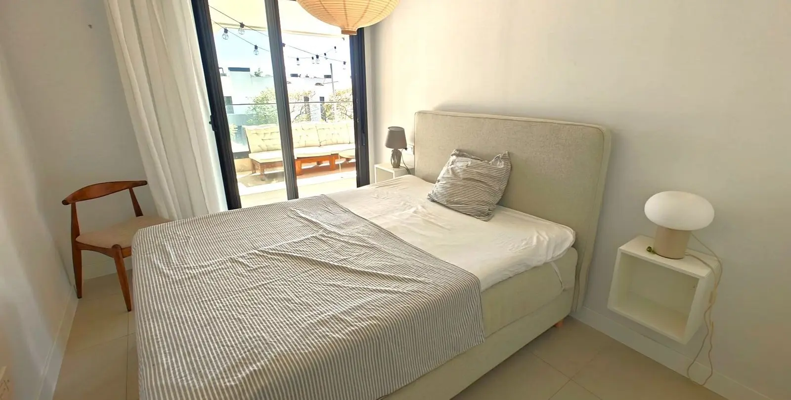 Sale of middle floor apartment in Estepona 17