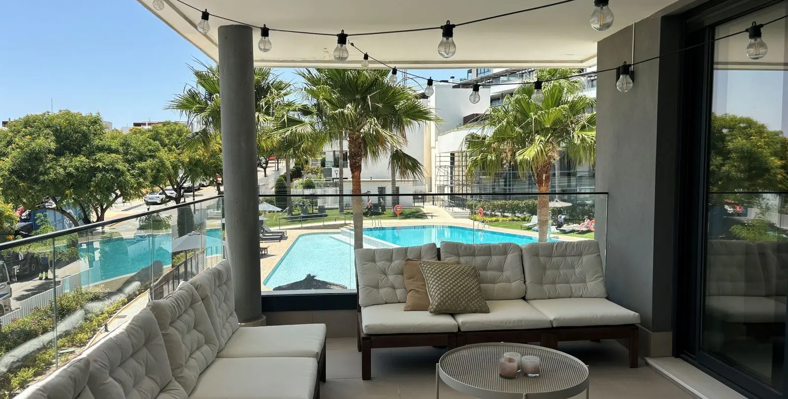 Sale of middle floor apartment in Estepona 23