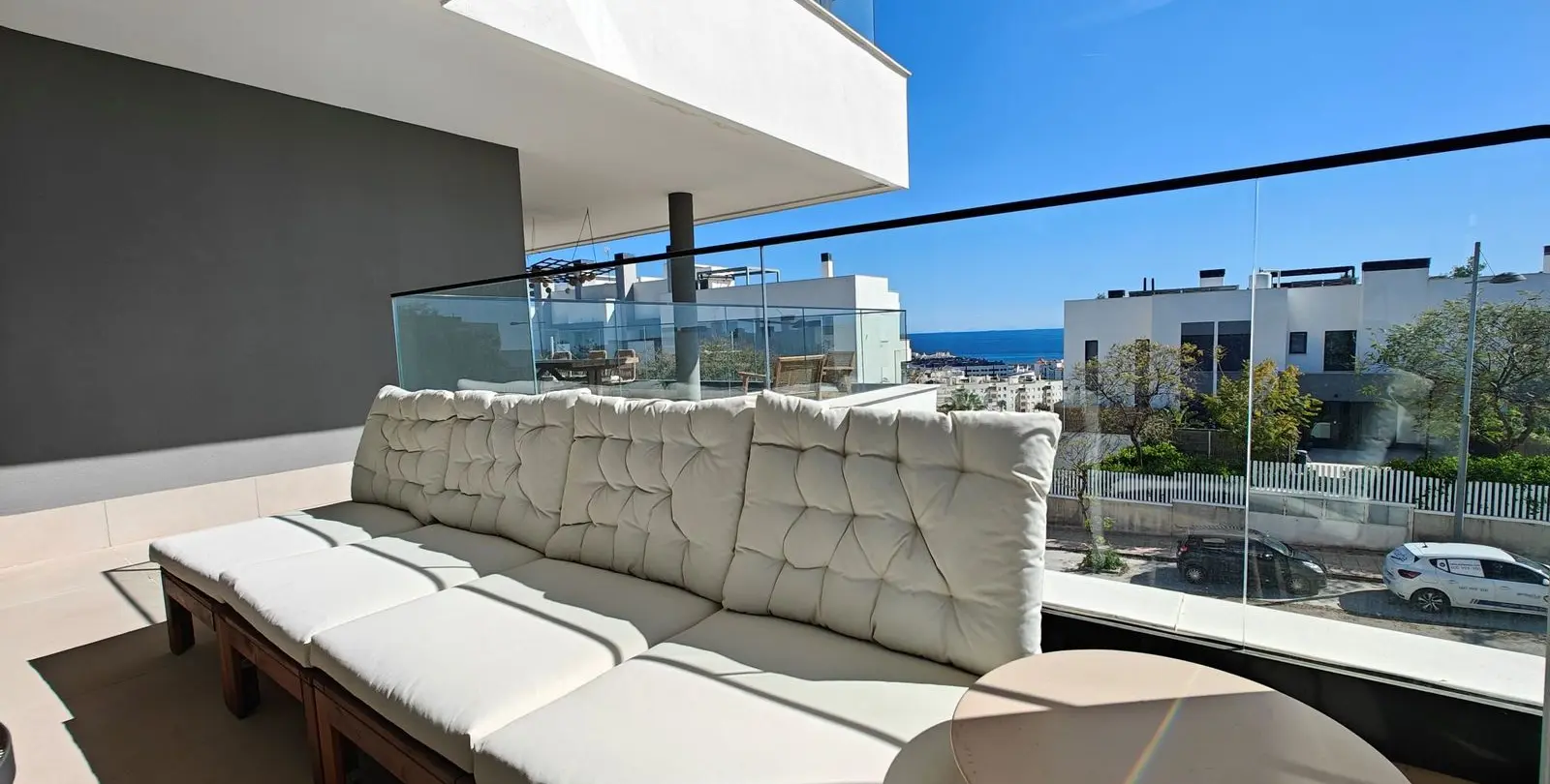 Venta de apartamento en planta media en Estepona 37
