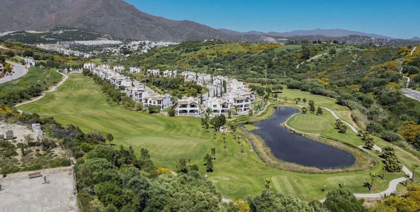 Venta de casa pareada en Estepona 2