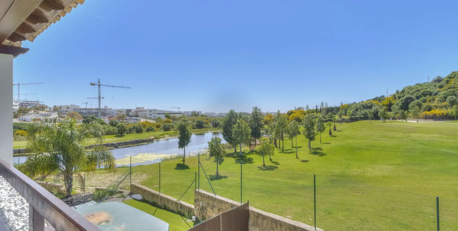 Venta de casa pareada en Estepona 43
