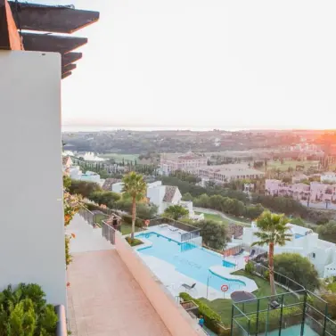 Продажа апартаментов на среднем этаже в Benahavís