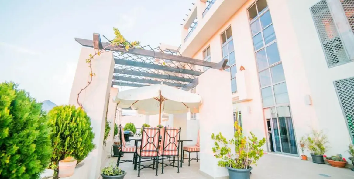 Продажа апартаментов на среднем этаже в Benahavís 2