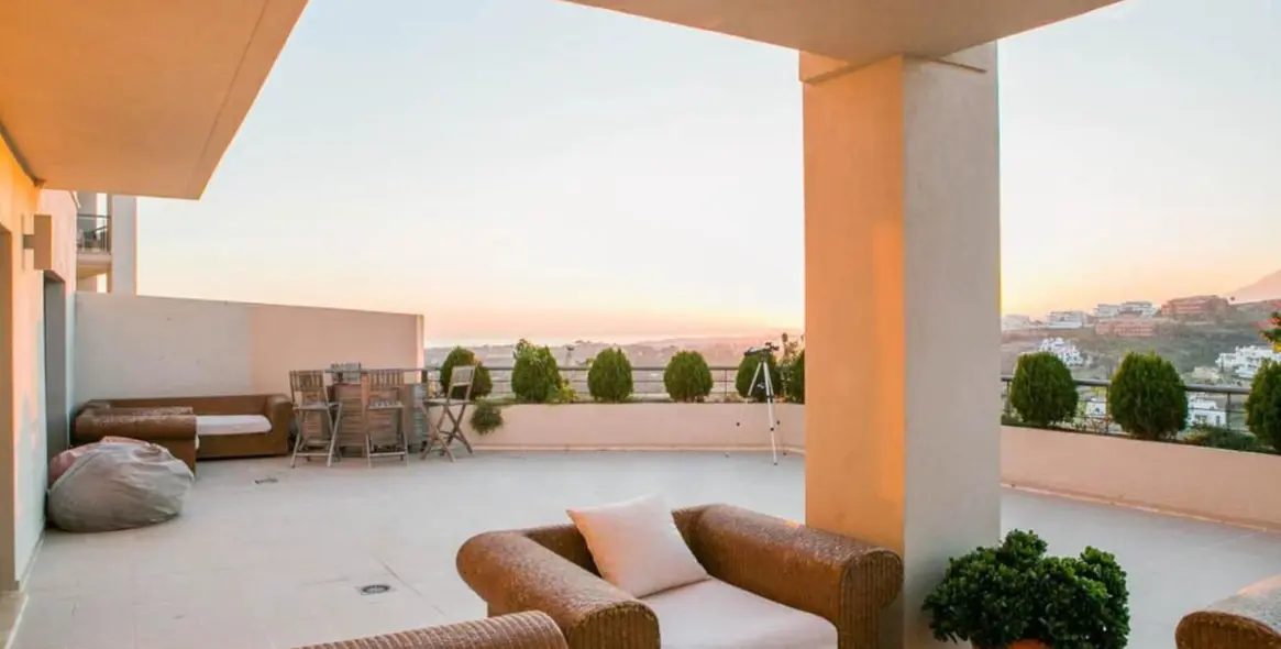 Продажа апартаментов на среднем этаже в Benahavís 7