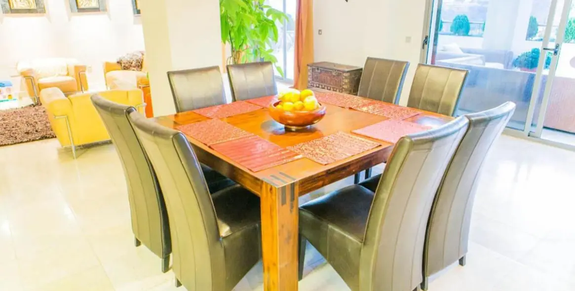 Продажа апартаментов на среднем этаже в Benahavís 10