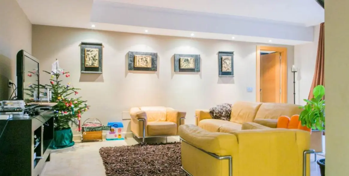 Продажа апартаментов на среднем этаже в Benahavís 13