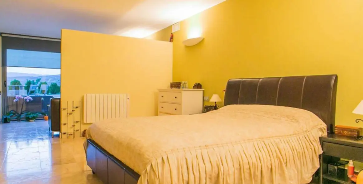 Продажа апартаментов на среднем этаже в Benahavís 16