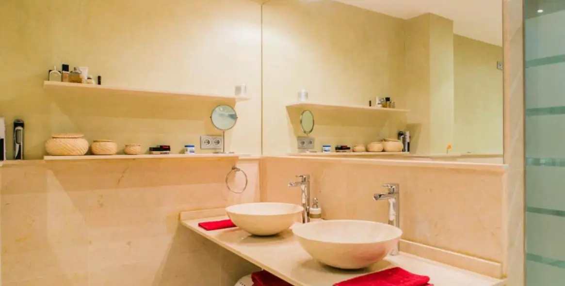 Продажа апартаментов на среднем этаже в Benahavís 23