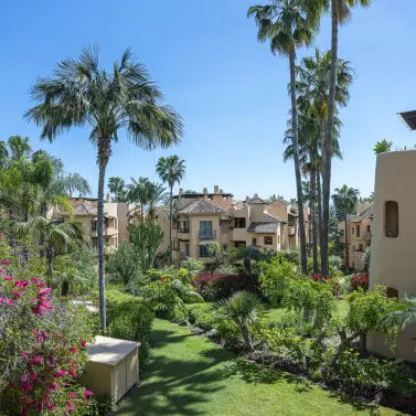 Venta de apartamento en planta media en Marbella