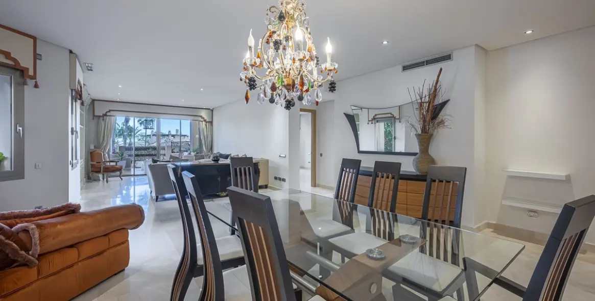 Venta de apartamento en planta media en Marbella 5