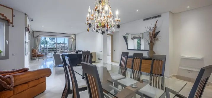 Venta de apartamento en planta media en Marbella 4