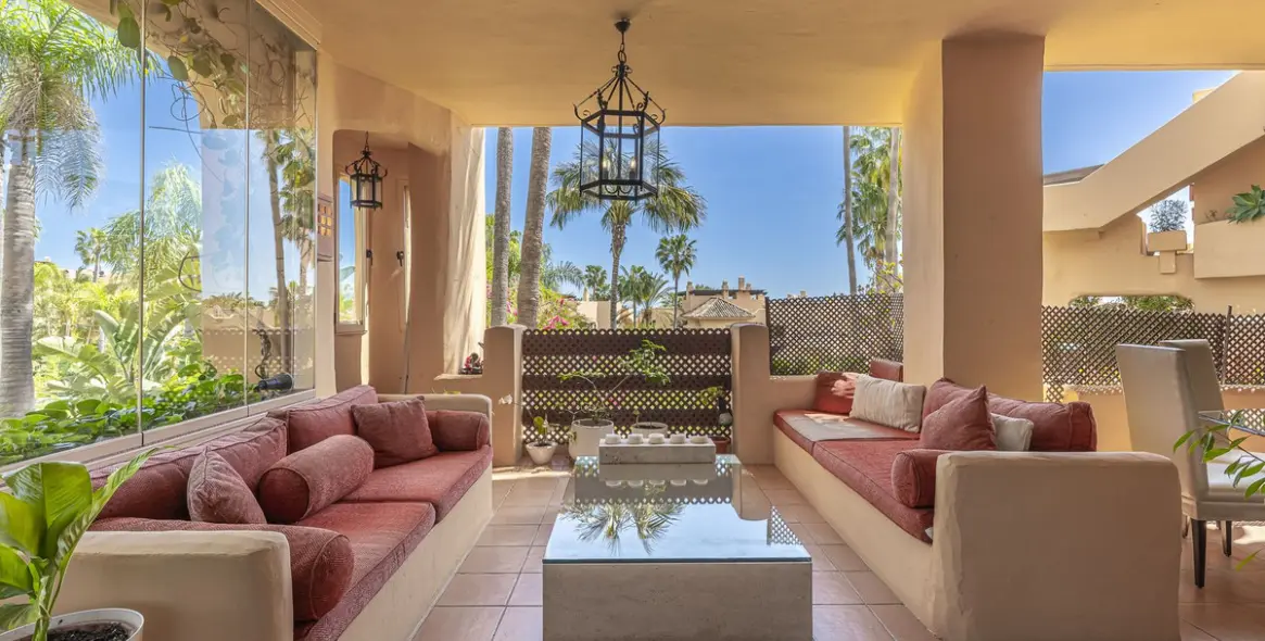 Venta de apartamento en planta media en Marbella 9