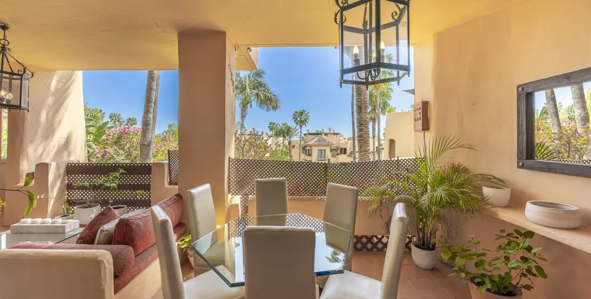 Venta de apartamento en planta media en Marbella 12