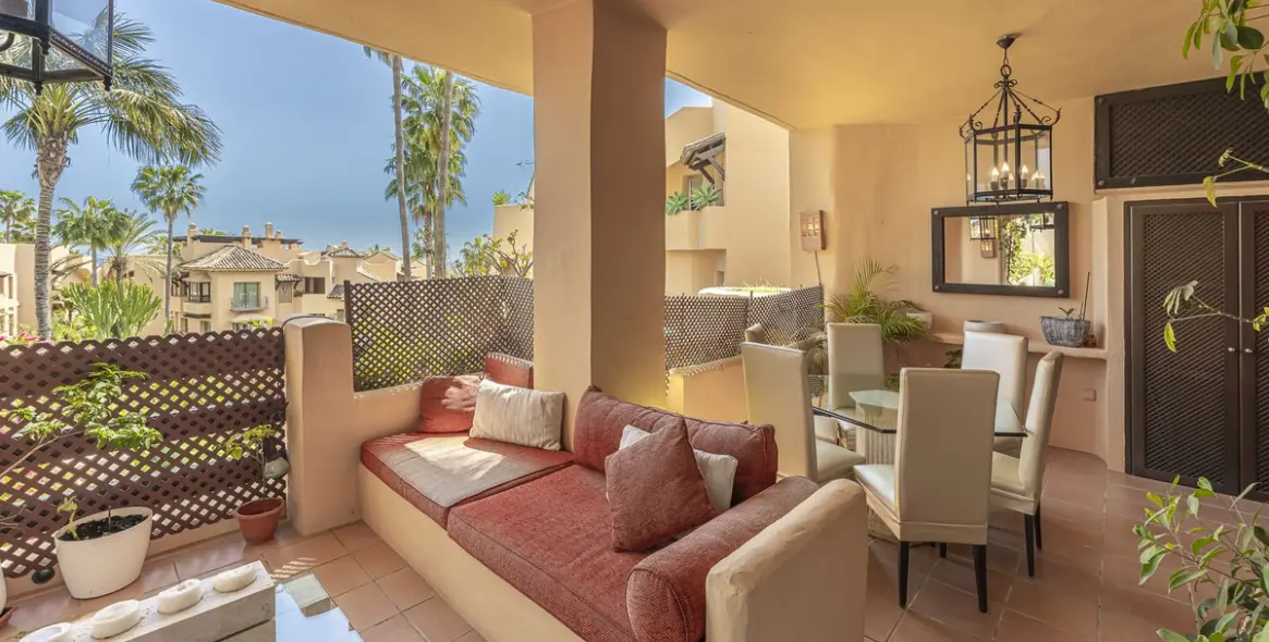 Venta de apartamento en planta media en Marbella 14