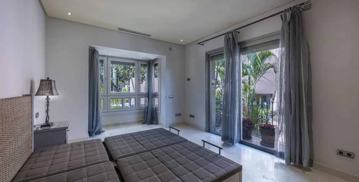 Venta de apartamento en planta media en Marbella 33