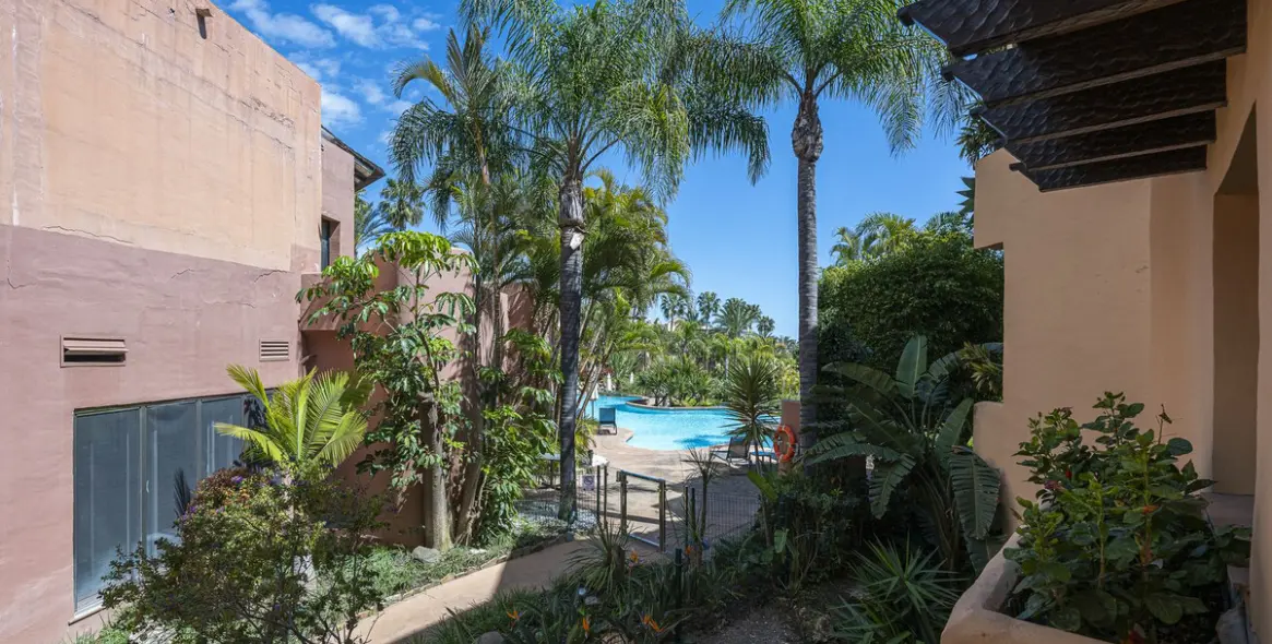 Venta de apartamento en planta media en Marbella 42