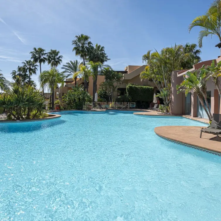 Sale of middle floor apartment in Sierra Blanca
