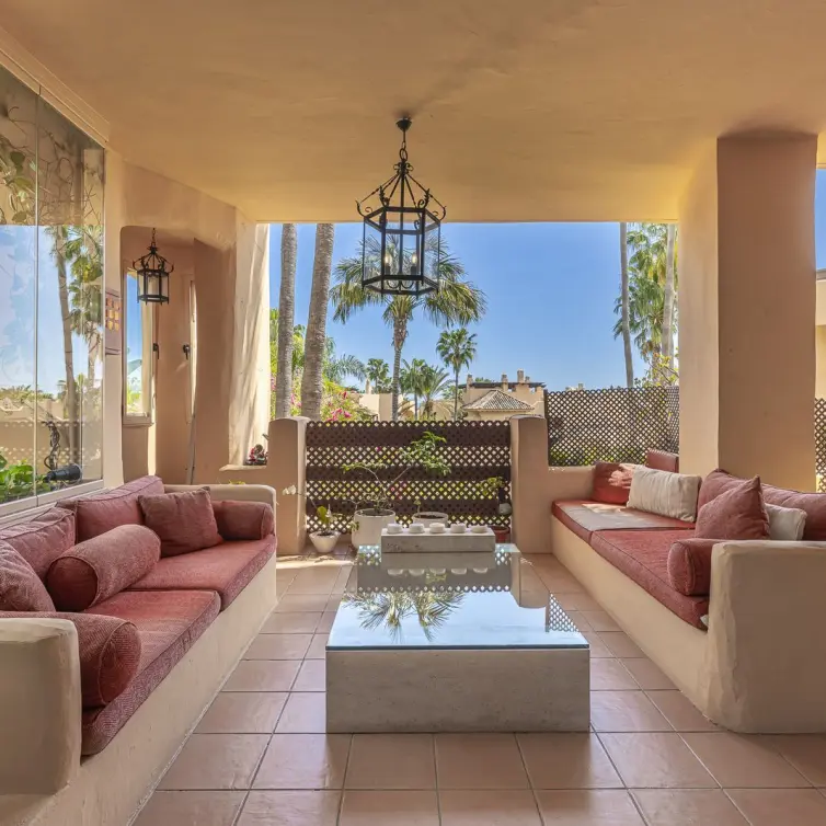 Sale of middle floor apartment in Sierra Blanca