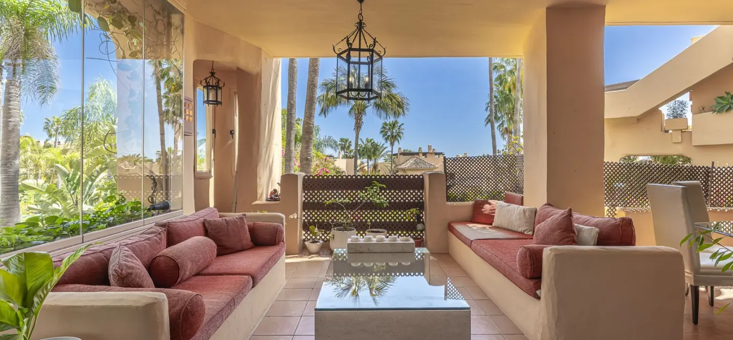 Sale of middle floor apartment in Sierra Blanca 3
