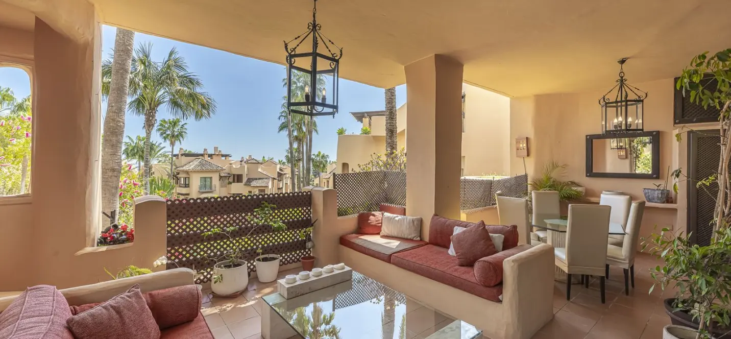 Sale of middle floor apartment in Sierra Blanca 4