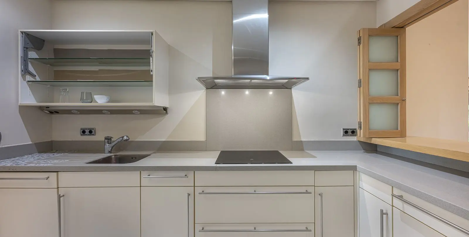 Sale of middle floor apartment in Sierra Blanca 18