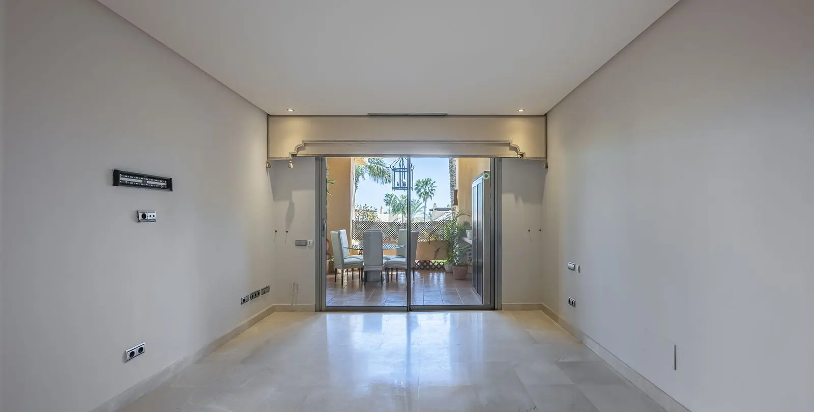 Sale of middle floor apartment in Sierra Blanca 20