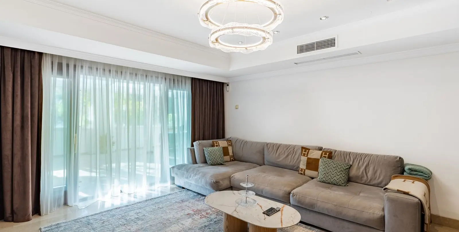 Sale of ground floor apartment in The Golden Mile 5