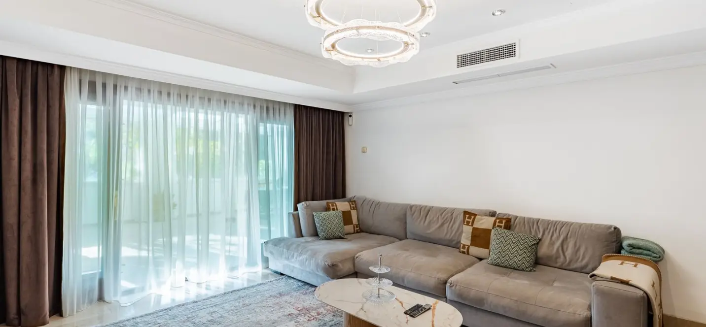 Sale of ground floor apartment in The Golden Mile 4
