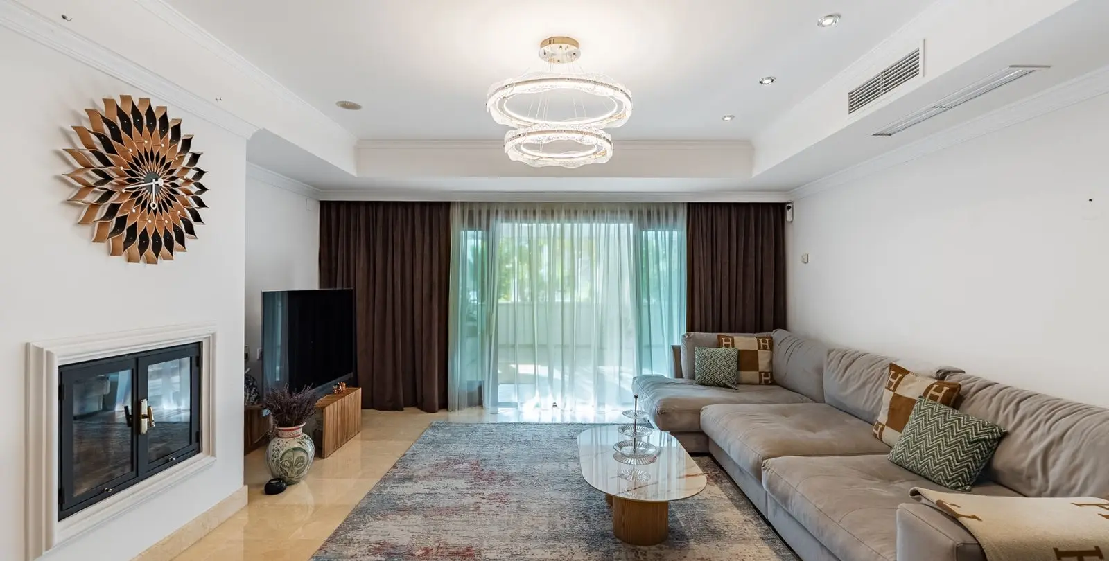 Sale of ground floor apartment in The Golden Mile 7