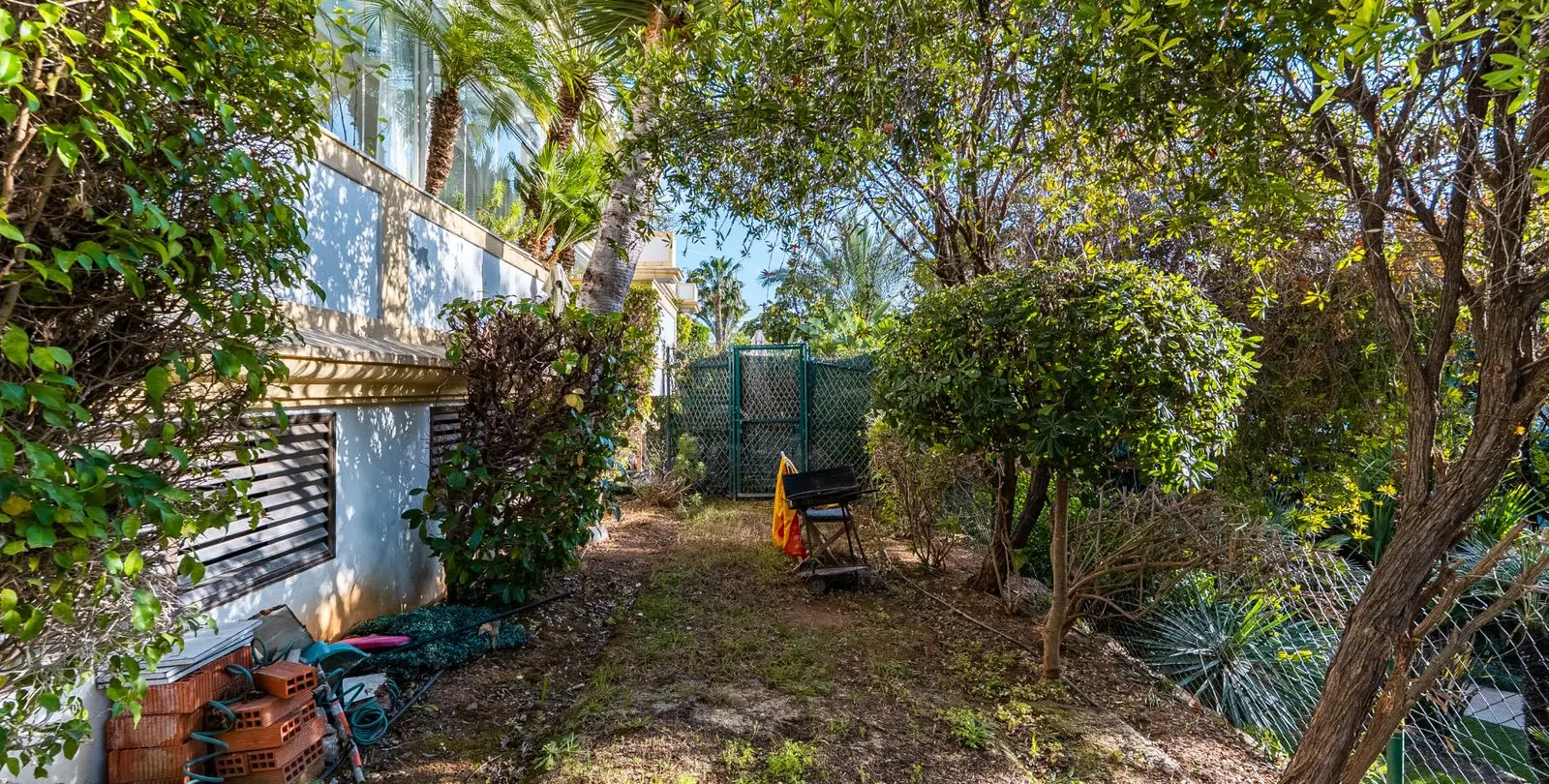 Sale of ground floor apartment in The Golden Mile 21