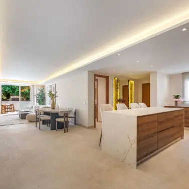 Venta de apartamento en planta baja en Nueva Andalucía