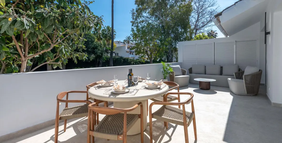 Sale of ground floor apartment in Nueva Andalucía 16