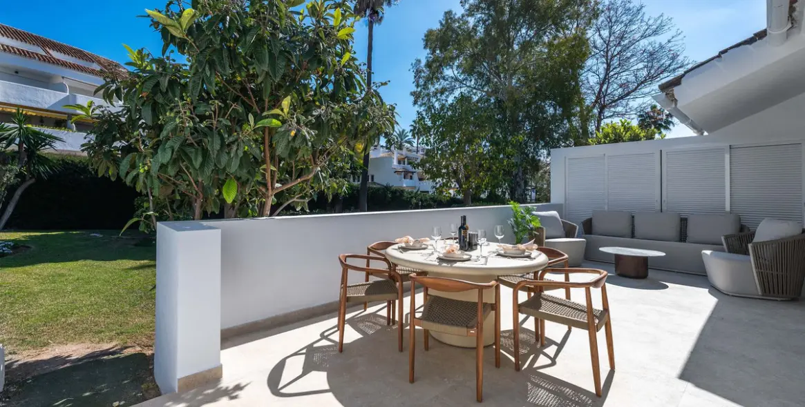 Sale of ground floor apartment in Nueva Andalucía 22