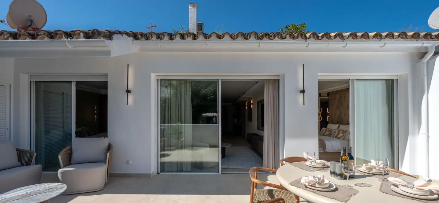 Sale of ground floor apartment in Nueva Andalucía 0