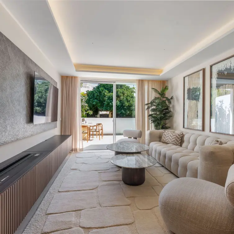 Sale of ground floor apartment in Nueva Andalucía