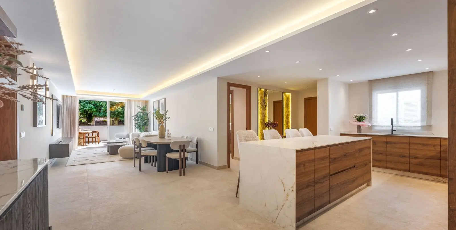 Sale of ground floor apartment in Nueva Andalucía 8