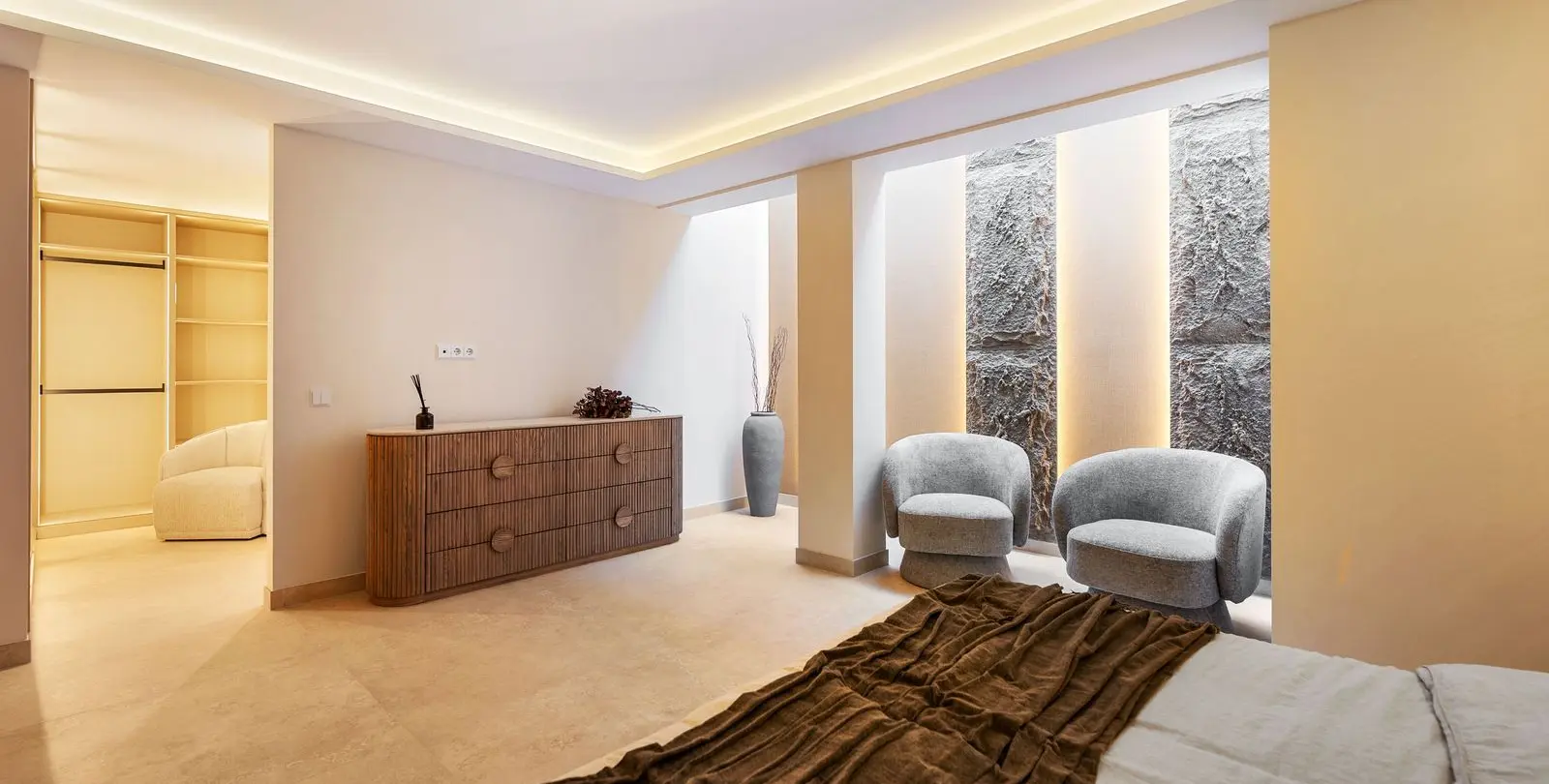 Sale of ground floor apartment in Nueva Andalucía 11