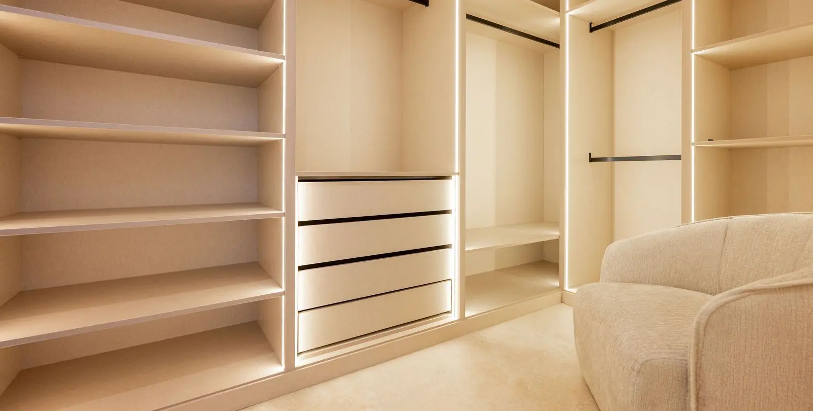 Sale of ground floor apartment in Nueva Andalucía 14
